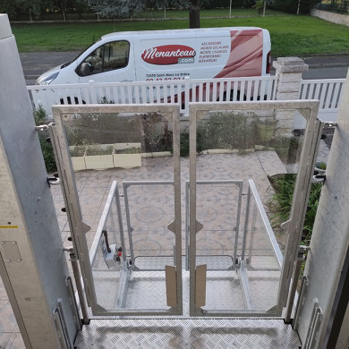 installation d’un élévateur PMR à Montlouis-sur-Loire