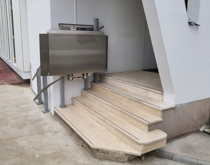 installation-plateforme-monte-escalier-menanteau