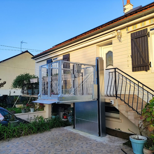 installation-plateforme-elevatrice-pmr-montlouis-sur-loire